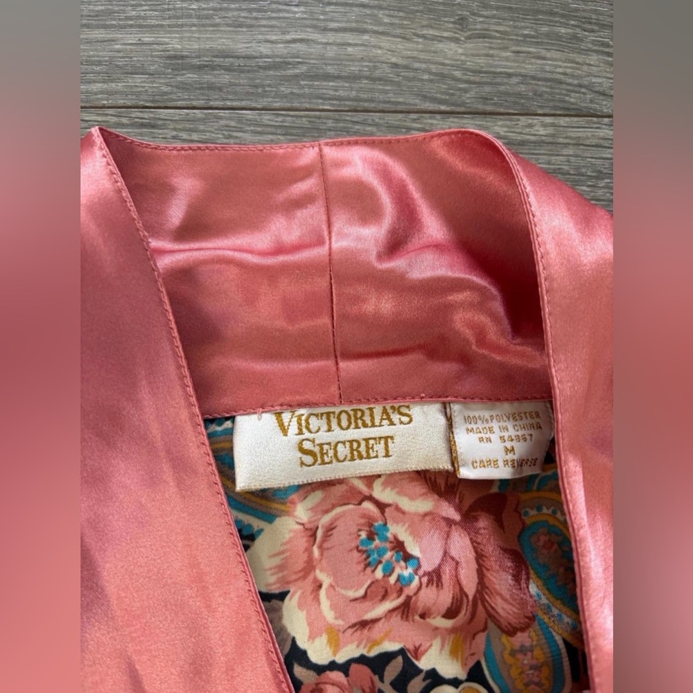 Vintage Victoria's Secret Pink Floral Sleep Shirt - Picture 4 of 6